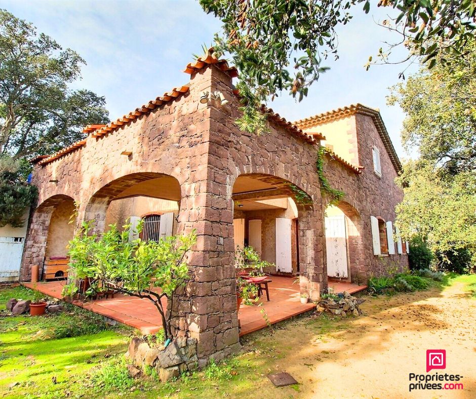 ROQUEBRUNE-SUR-ARGENS Villa de charme à deux pas du village ? Calme, Nature et Confort! 2
