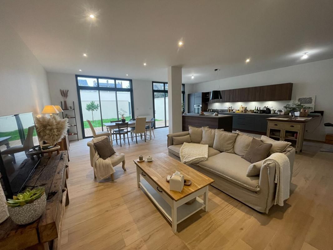 LE MANS Maison Le Mans 8 pièce(s) 222 m2 2