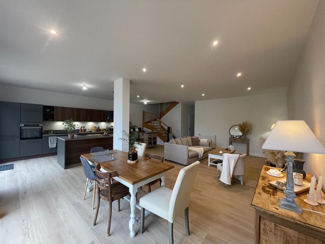 LE MANS Maison Le Mans 8 pièce(s) 222 m2 4