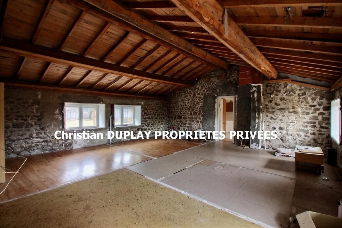 SAINT-GENEST-MALIFAUX Saint Genest Malifaux 42660 fermette sur deux niveaux comprenant environ 120m² habitables et un garage sur 1,3 hectare de terrain agricole 3