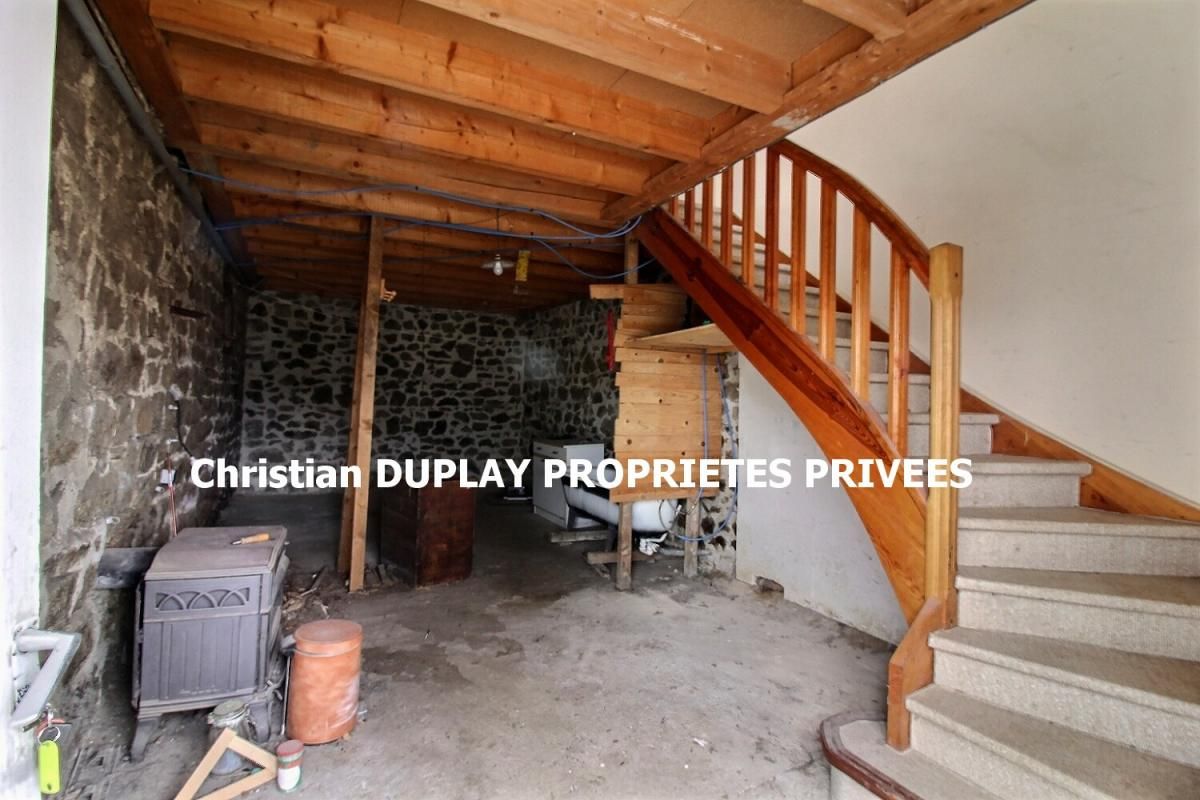 SAINT-GENEST-MALIFAUX Saint Genest Malifaux 42660 fermette sur deux niveaux comprenant environ 120m² habitables et un garage sur 1,3 hectare de terrain agricole 4