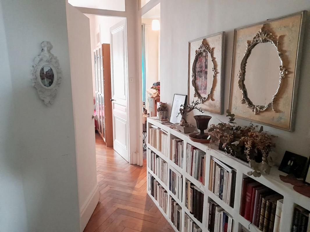 LYON-7E-ARRONDISSEMENT Appartement T3 -66m2 LYON 7- Rue Cavenne- JEAN MACE 2