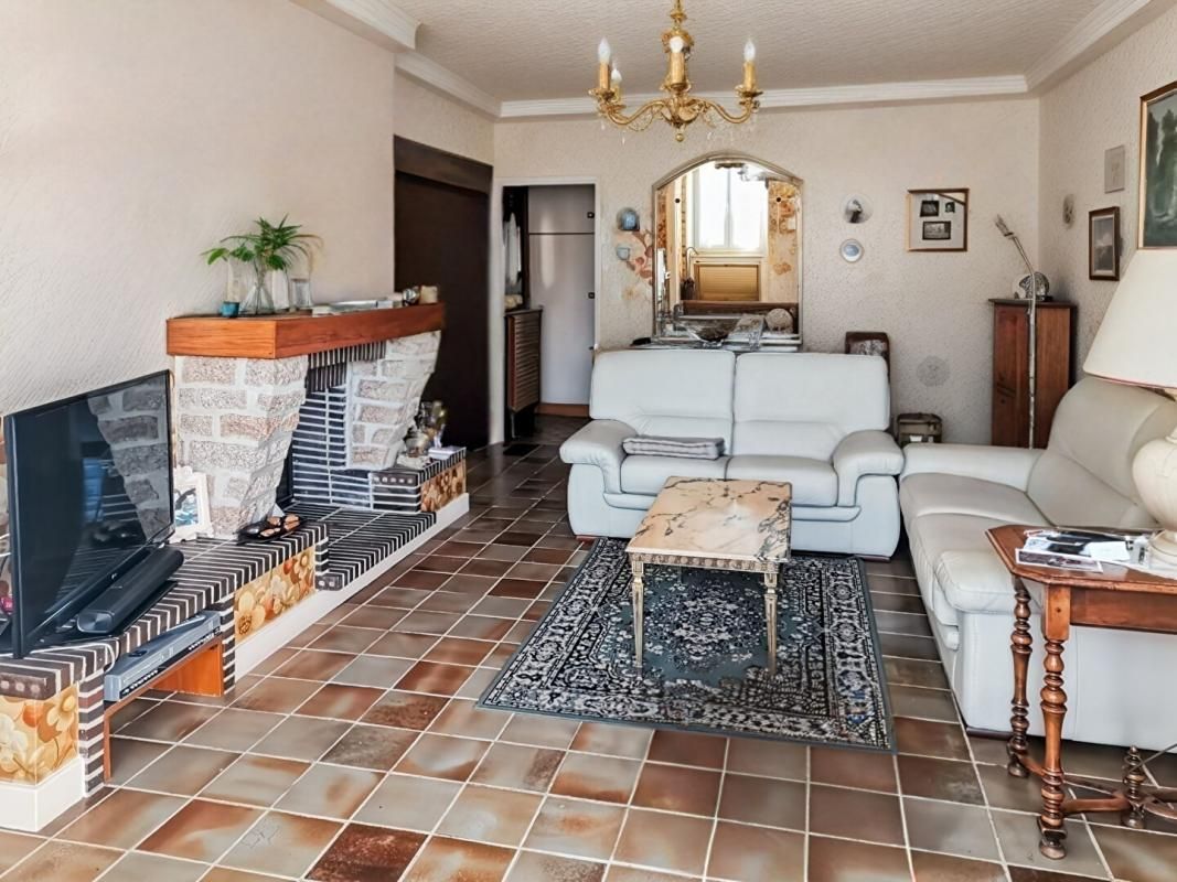 EGUZON-CHANTOME Maison Eguzon Chantome 36270 ,7 pièce(s) 170 m2 3