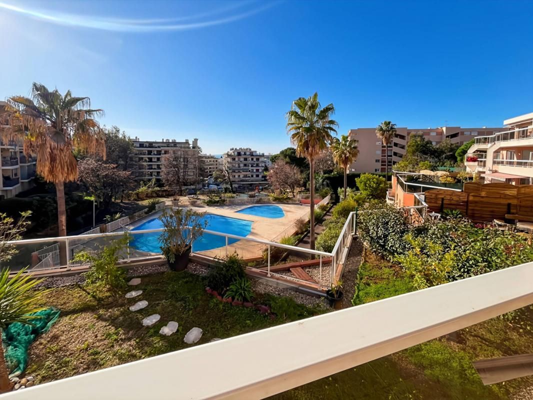 NICE A VENDRE NICE OUEST - 3 PIECES - TERRASSE DE 30 M² + GARAGE FERME 4