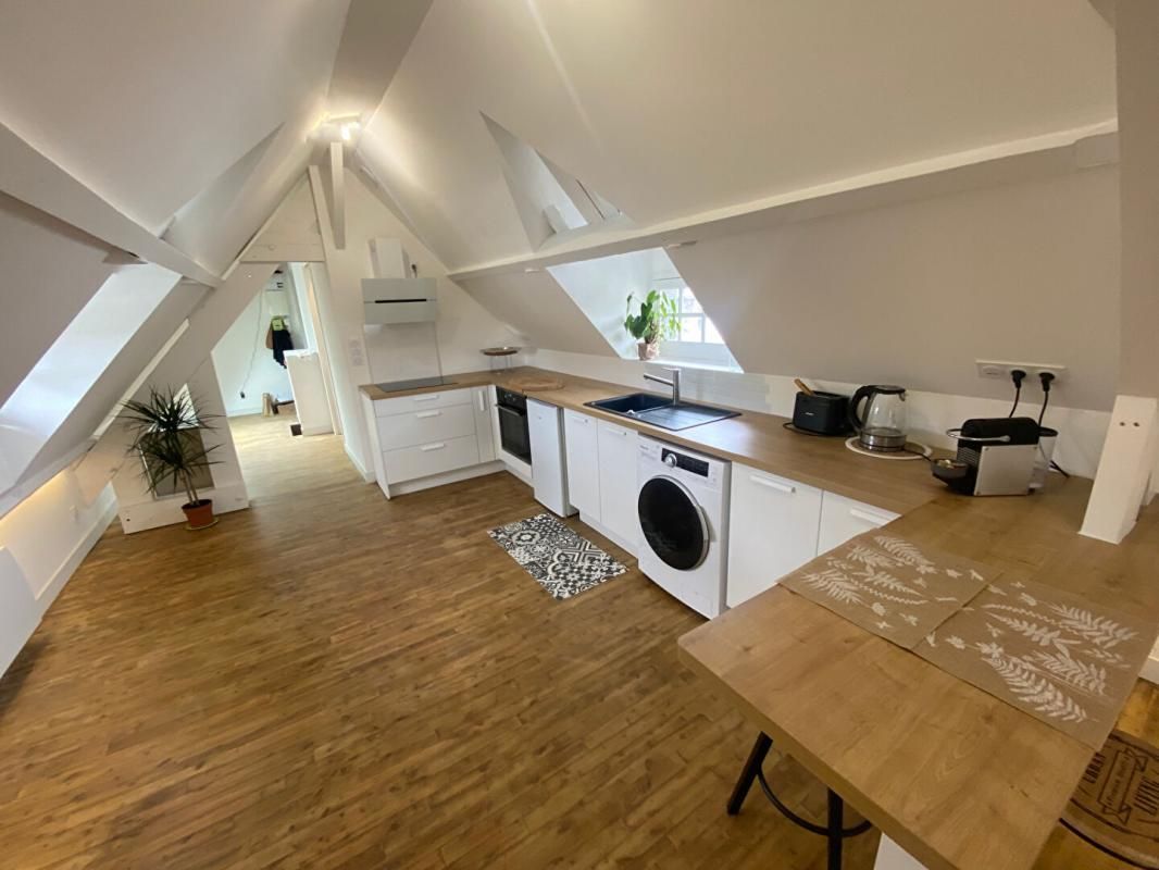 VANNES Appartement d'exception T2, hyper-centre de Vannes. 61M2 au sol / 30M2 en surface carrez 2