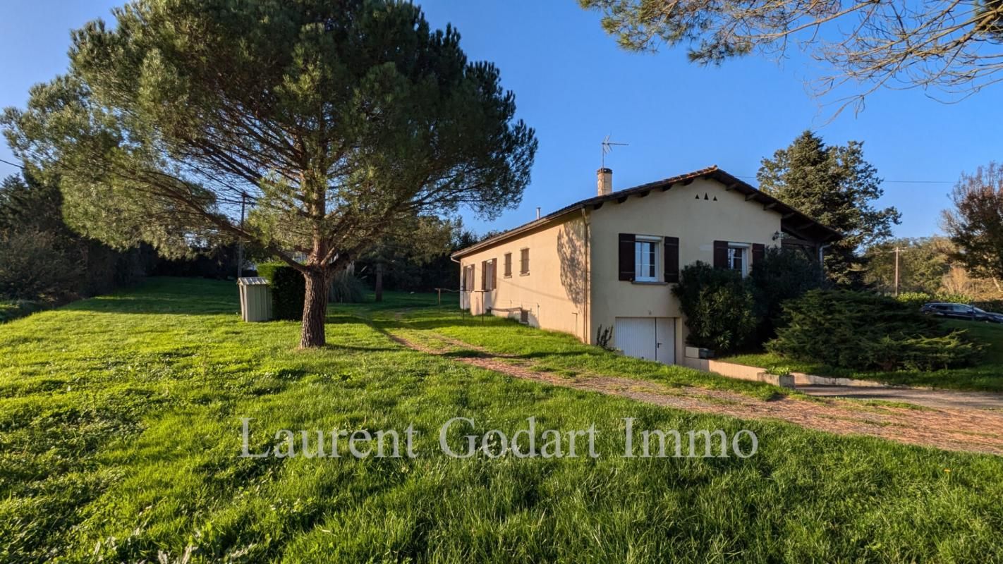 Maison 123m² avec 3 chambres, véranda, grand garage et puits