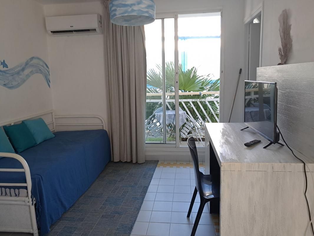 Studio de charme en bord de mer - 125 000