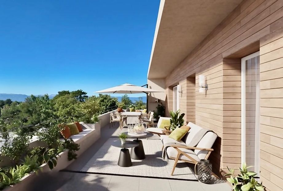 Saint -Raphaël, 4 pièces 84m2, terrasse 38m2, garage, parking privé, cave