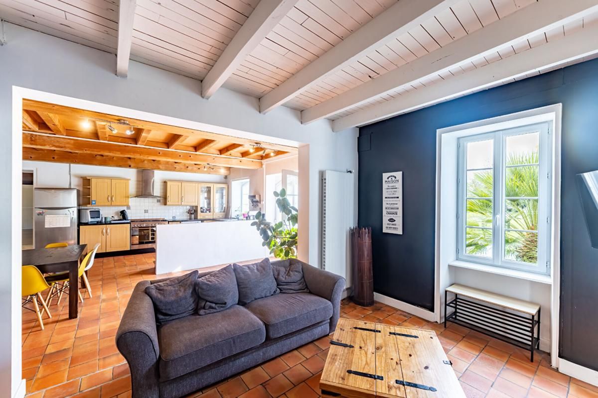 GENSAC-LA-PALLUE Maison de caractère à Gensac La Pallue 8 pièce(s) 231 m2 NOUVEAU PRIX 373  000euros 3