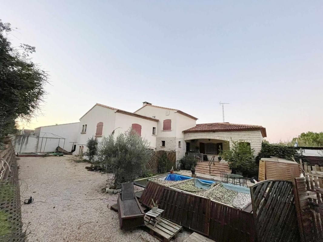 BELLEGARDE Maison 7 pièce(s) 180 m2 2