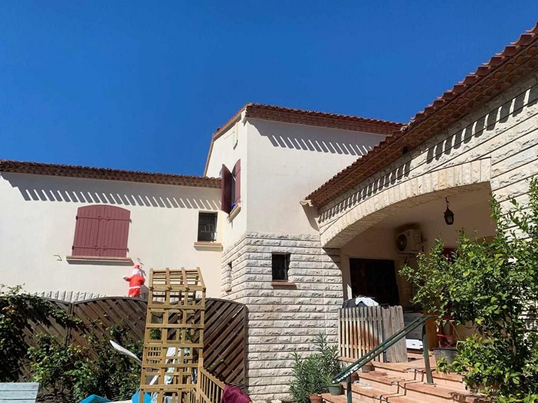 BELLEGARDE Maison 7 pièce(s) 180 m2 3