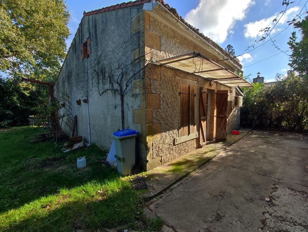 MILLAC Maison terrain garage 1