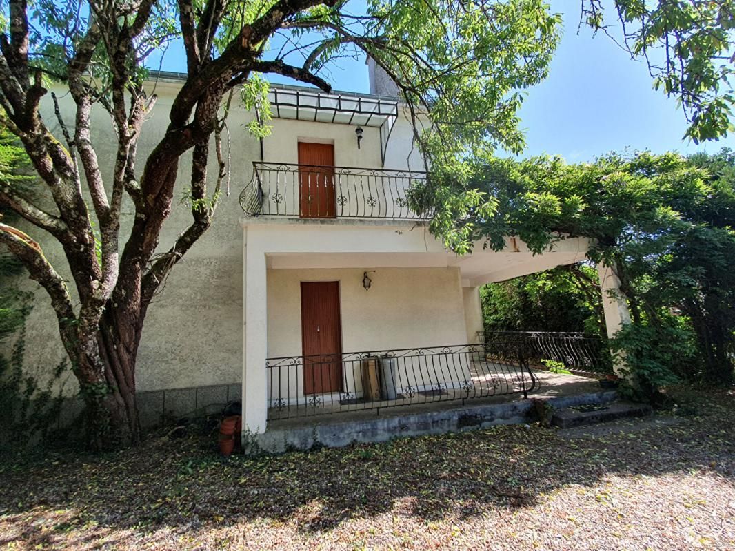 CHATEAUROUX Maison 6 pièce(s) 210 m2 + Garage avec parc de 1771 m2 4