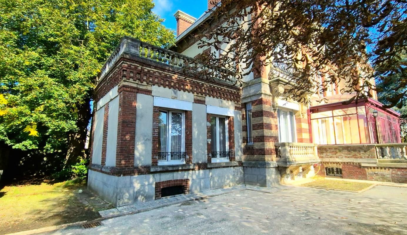 CREPY-EN-VALOIS Demeure de prestige CREPY-EN-VALOIS 14 pièce(s) 443 m2 4