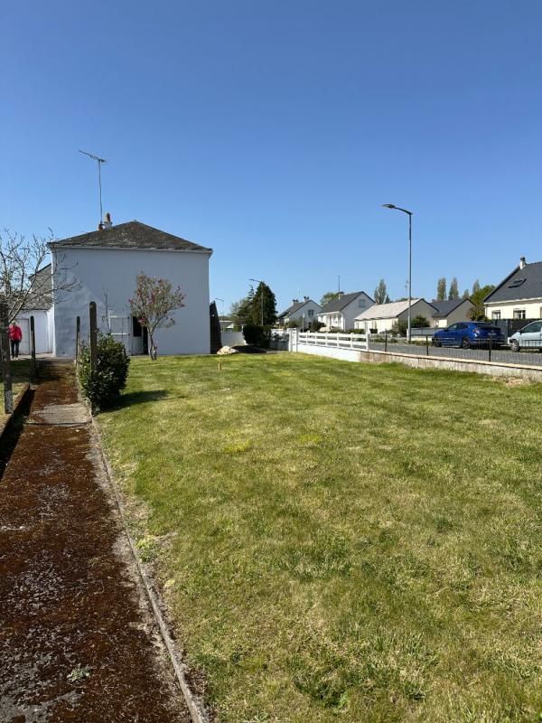 HERBIGNAC Maison à rénover avec potentiel locatif + terrain constructible + garage transformable 2