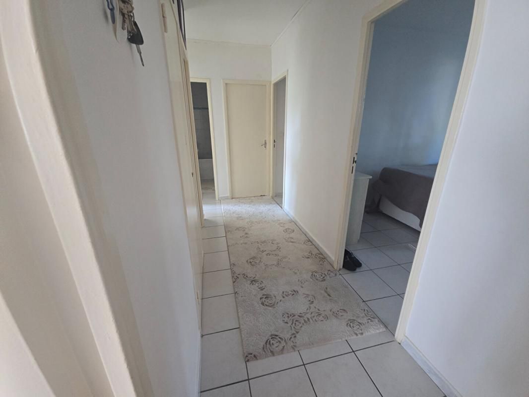 SORGUES Appartement  4 pièce(s) 2