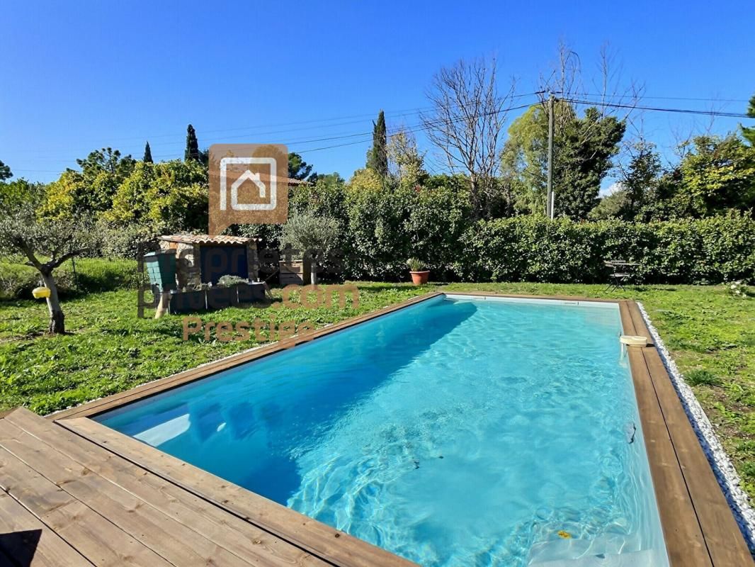 villa récente 6 p avec piscine proche A8 5 pièce(s) 140 m2