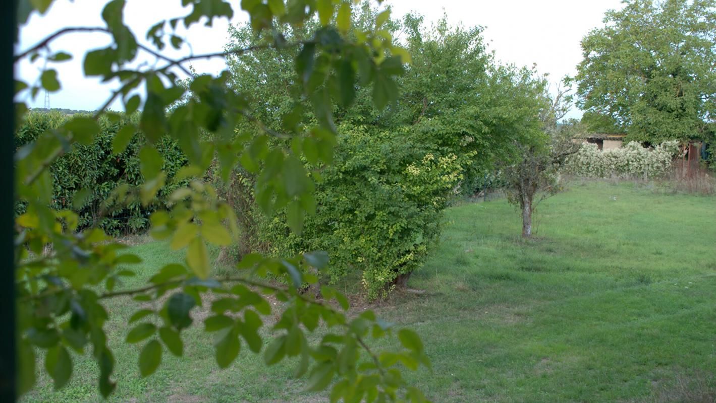 VENDEUVRE-DU-POITOU 86380 Saint Martin La Pallu, Terrain 685 m2 2