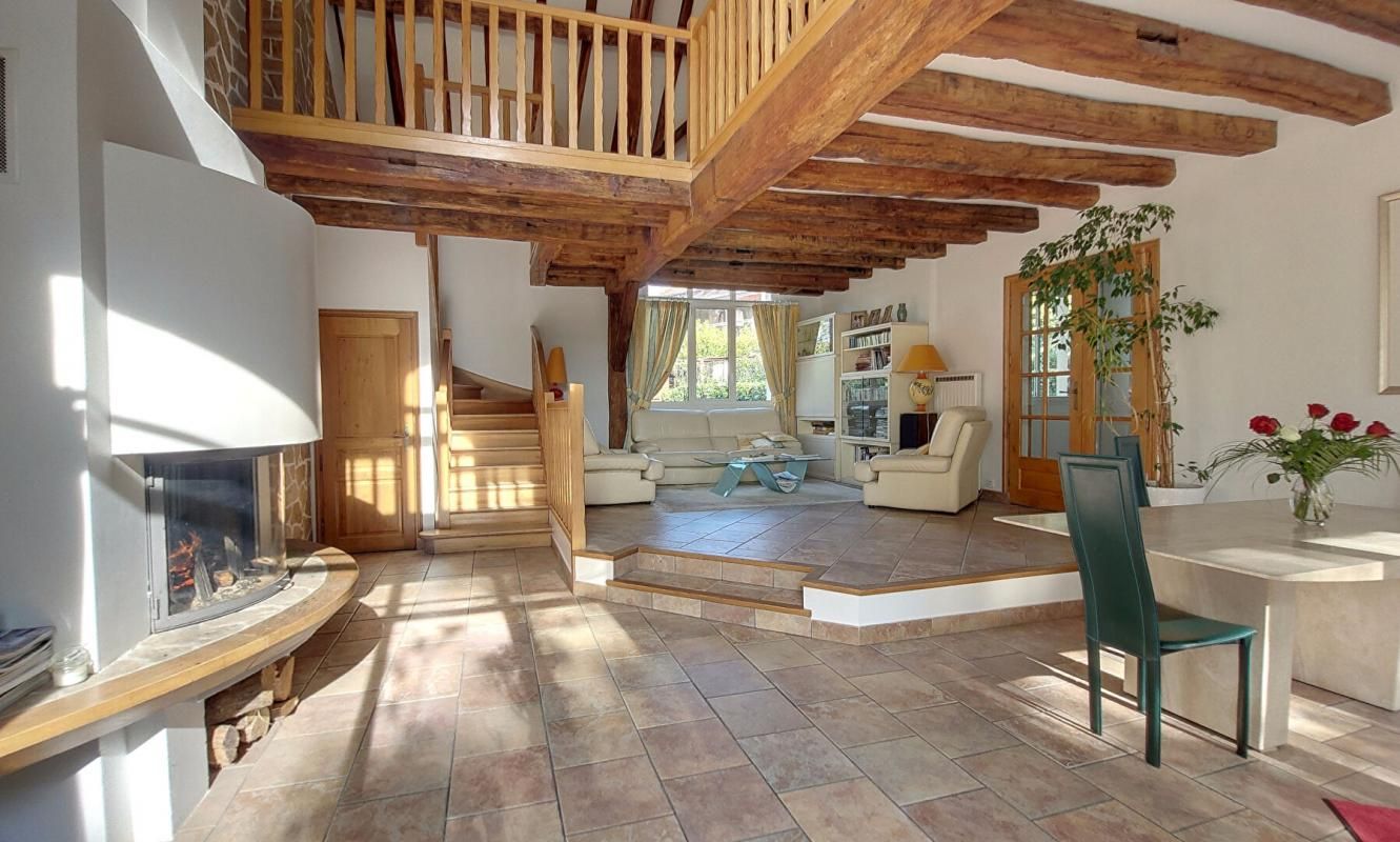91330- YERRES -Maison d'architecte 8 pièces-195 m²- sous-sol total aménagé