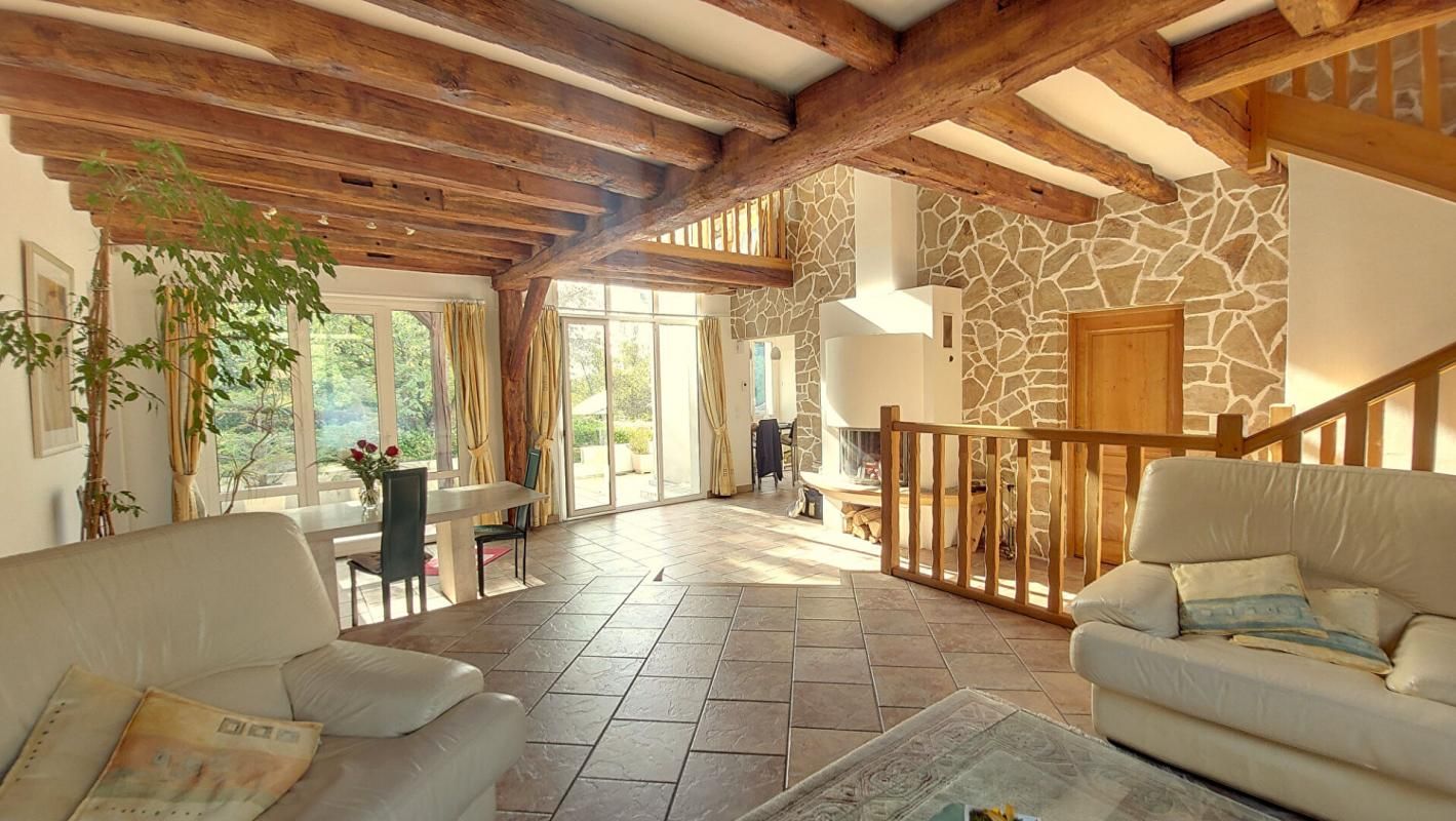 YERRES 91330- YERRES -Maison d'architecte 8 pièces-195 m²- sous-sol total aménagé 2
