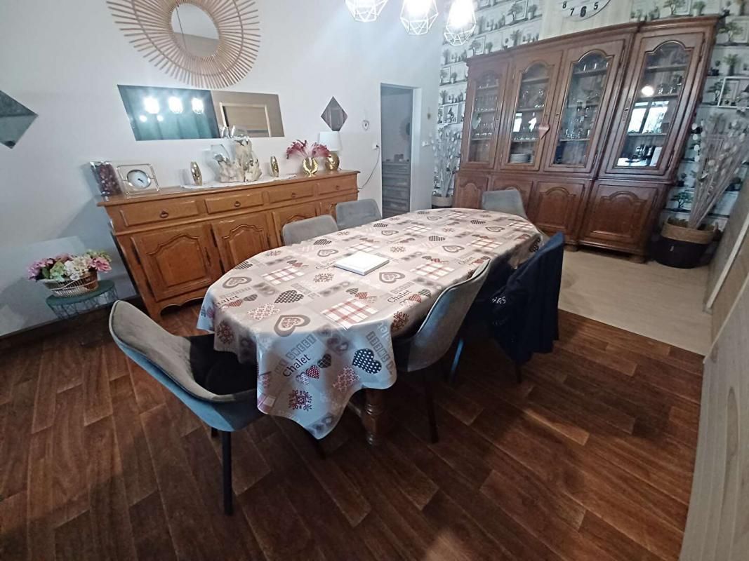 RAI Ensemble de 3 biens immobiliers 254m² Rai 3