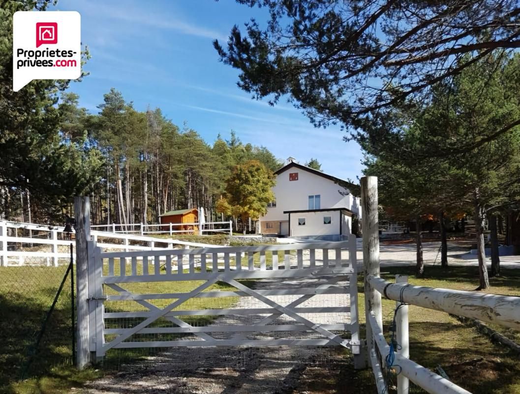 SERANON PROPRIETE DE CAMPAGNE avec HABITATION 110 M2, ANNEXES ET EQUIPEMENTS EQUESTRES 2