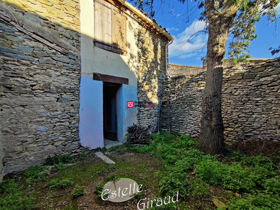 TRAUSSE maison en pierre, 3 chambres avec cour 1