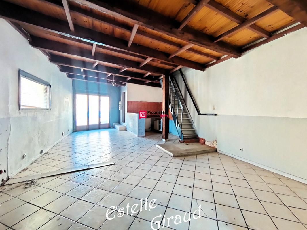 TRAUSSE maison en pierre, 3 chambres avec cour 4