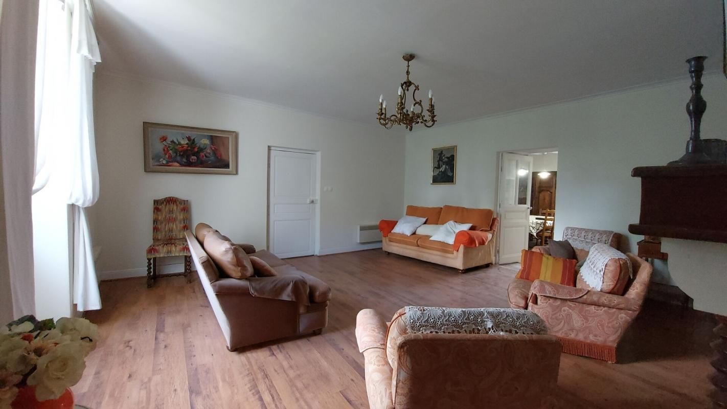 LA CHAPELLE-SUR-LOIRE A VENDRE MAISON  DE MAITRE 190 m² (4 chambre) 37140 LA CHAPELLE SUR LOIRE 4