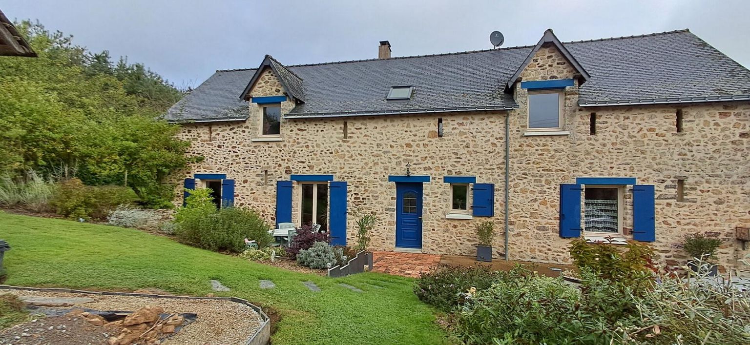 SAINT-OUEN-DES-TOITS Maison Saint Ouen Des Toits 160 m2- 4 Chambres + 1 en potentiel 4