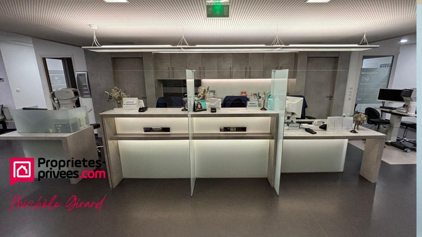 ROANNE ROANNE - TRES BEAU CABINET MEDICAL 2