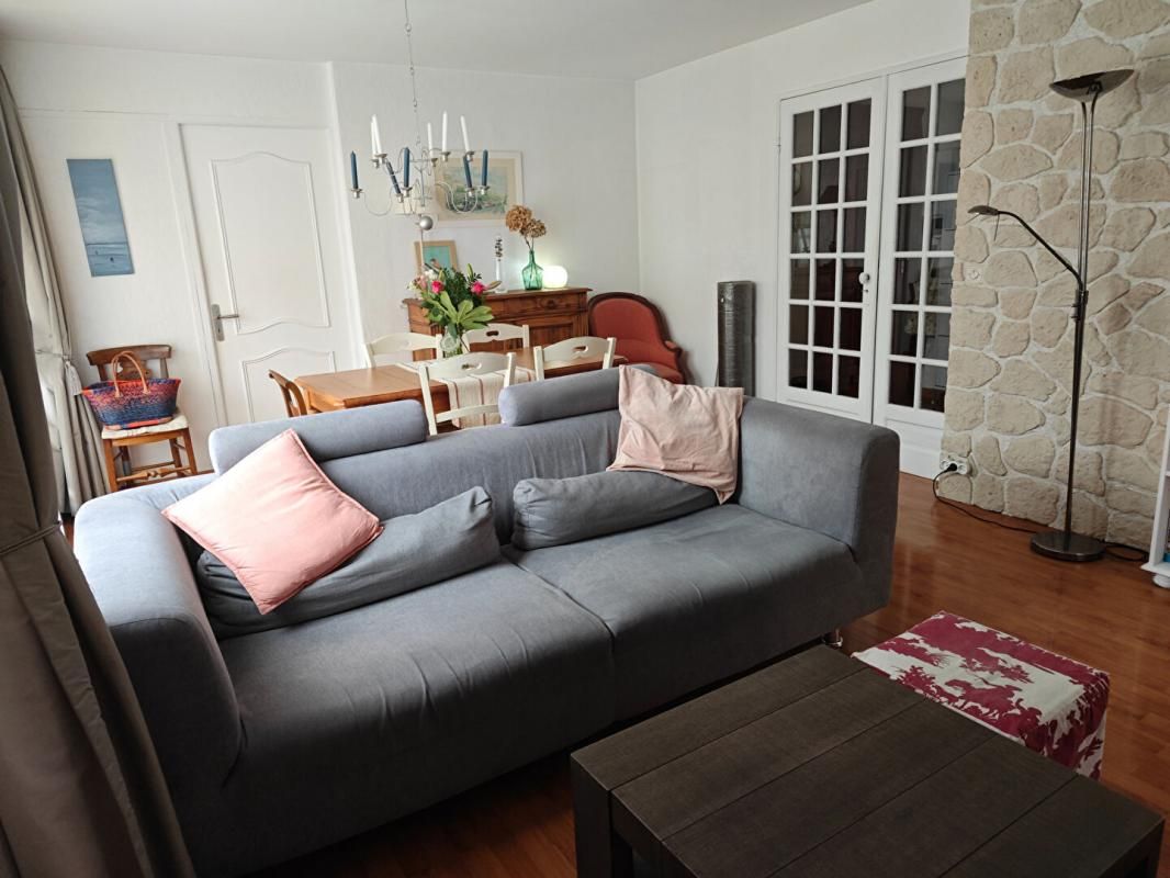 CHAMPS-SUR-MARNE Appartement 4 pièce(s) 81 m2 - 3 chambres 2