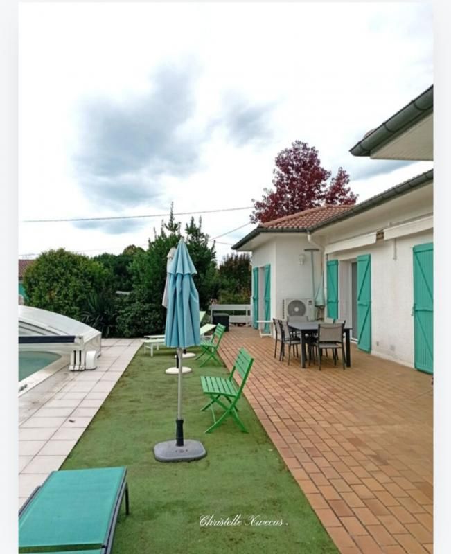 ESTANCARBON Maison de plain pied - 3 chambres - piscine chauffée 3