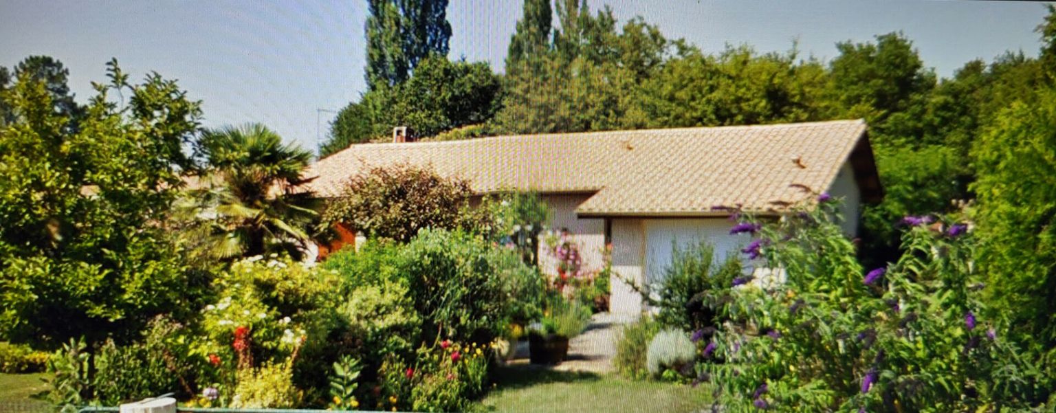 BASSIN D'ARCACHON - MAISON 3 CH ET 1 BUREAU - PLAIN PIED - TERRAIN PISCINABLE - GARAGE