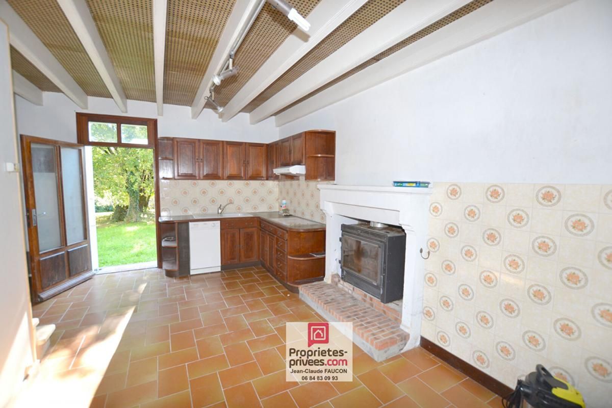 LAIROUX Maison 4 pièce(s) 168 m2 4