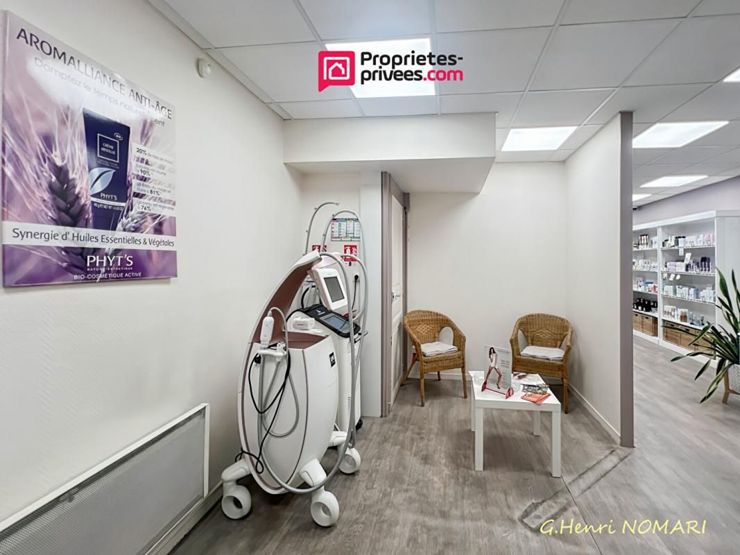 POUANCE Immeuble Ombree D Anjou 12 pièce(s) 270 m2, 3 appartements et un commerce 3