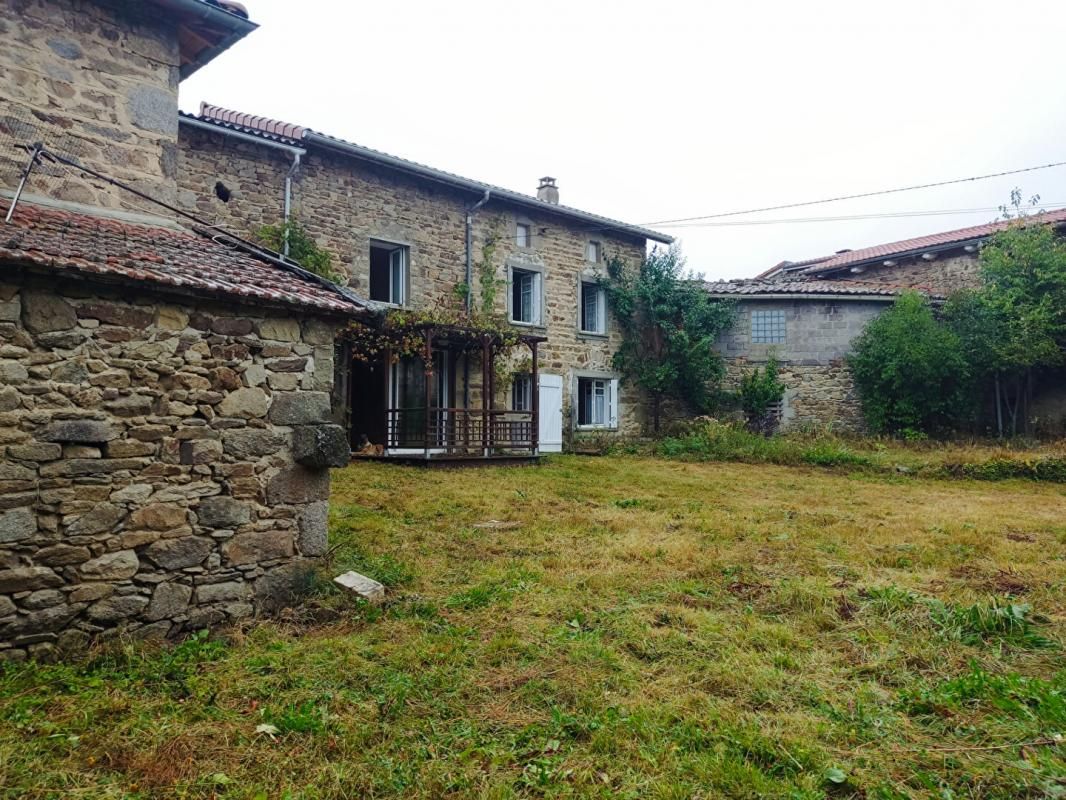 FOURNOLS Fournols - Chalembel(63), VIAGER LIBRE, ferme rénovée de 143m2 habitables sur 915 m2 de terrain 2