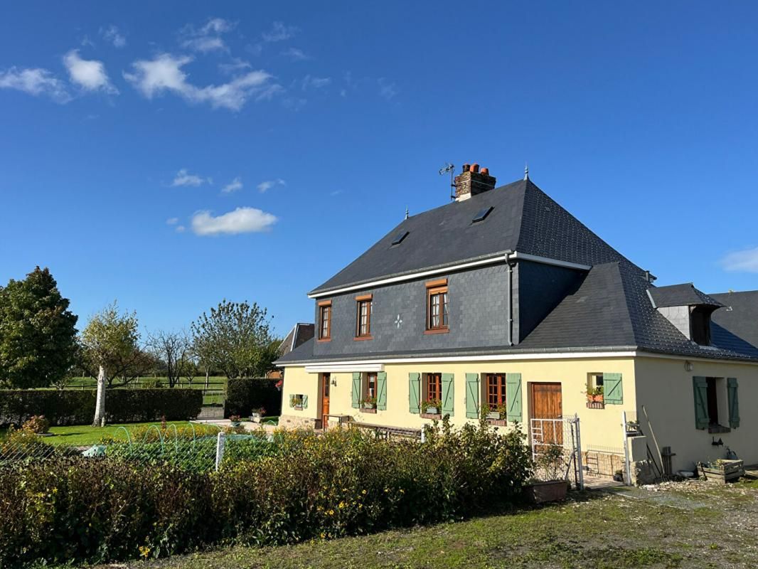 Corps de ferme Maison  89 m2 et dépendances sur 4,5 hectares