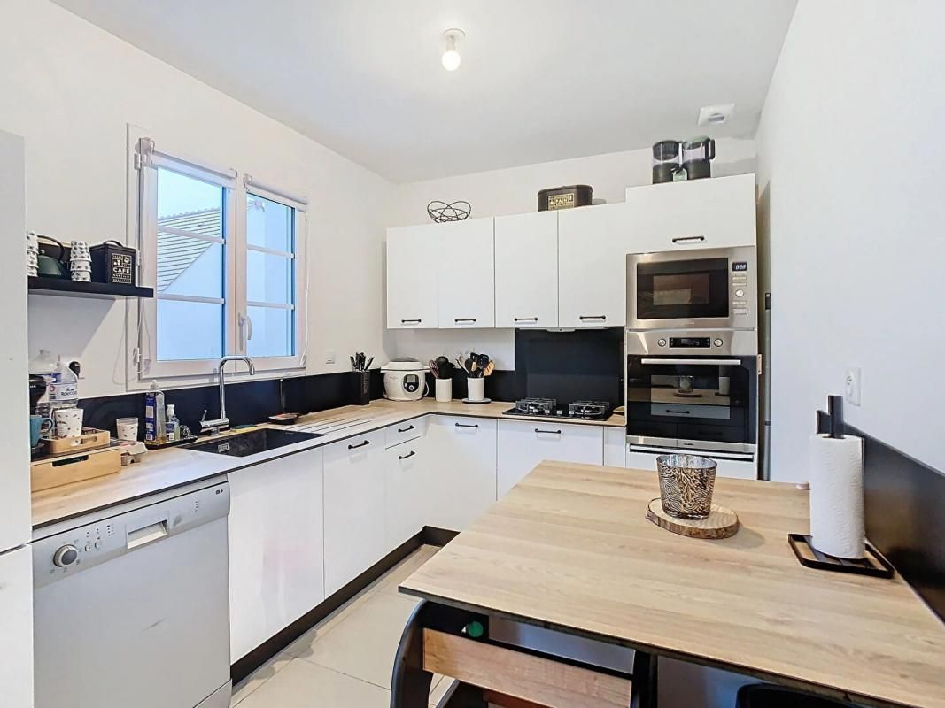 ESTREES-SAINT-DENIS PAVILLON T4 - 90M² - VIVIABLE DE PLAIN PIED - 3 CHAMBRES - GARAGE - JARDIN - 60190 CRESSONSACQ 2