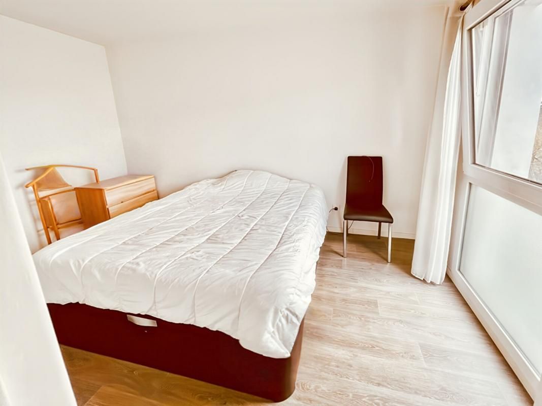 CHATENAY-MALABRY Martine Causse vous propose ce 2 pièces spacieux de 46 m2 proche de toutes les commodités. Prix 245 000 avec parking 3