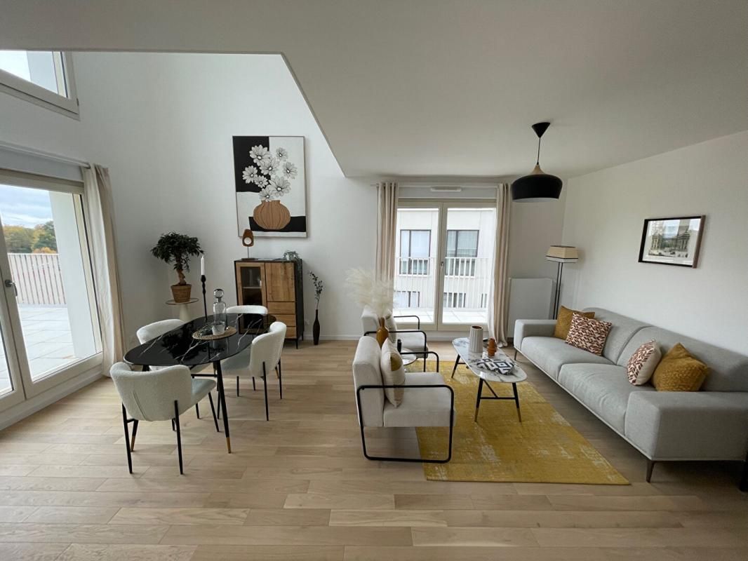 910 000 Devant le parc de Sceaux. Au dernier étage, ce 5 pièces de standing aux prestations raffinées, en duplex avec terrasse
