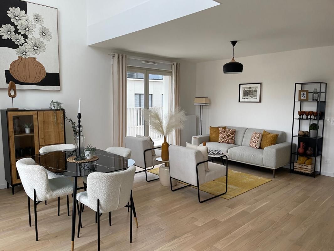 CHATENAY-MALABRY 910 000 Devant le parc de Sceaux. Au dernier étage, ce 5 pièces de standing aux prestations raffinées, en duplex avec terrasse 2