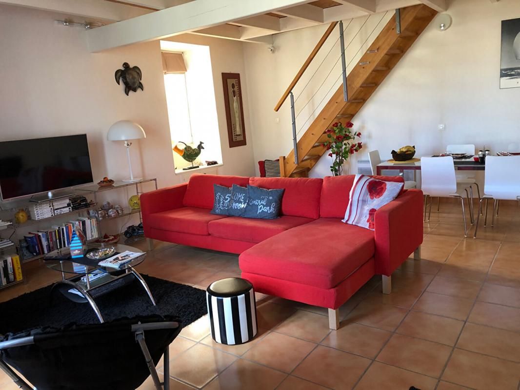 CHENAC-SAINT-SEURIN-D'UZET Maison 4 pièce(s) 125 m2 2