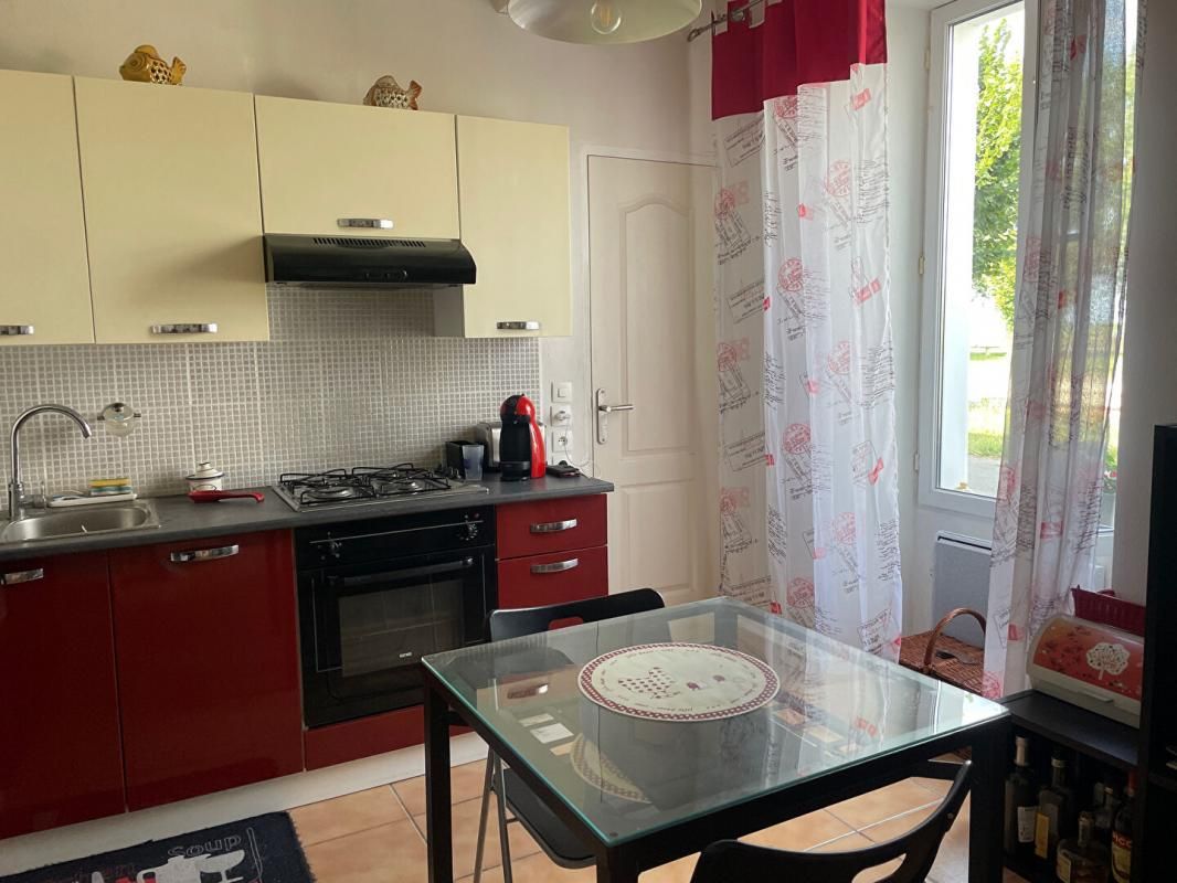 CHENAC-SAINT-SEURIN-D'UZET Maison 4 pièce(s) 125 m2 3