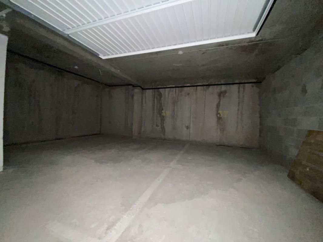 BALARUC-LES-BAINS Parking / box Balaruc Les Bains 2