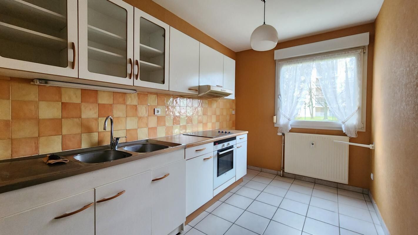 DIJON DIJON  FACS /CHU - Appartement T3 2