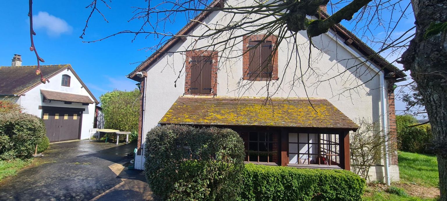 VERNEUIL-SUR-AVRE Maison ancienne 3 chambres + dépendance 2