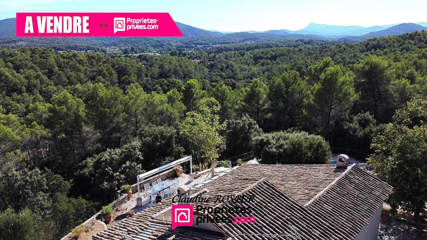 Pignans Propriété 10 pièce(s) 225 m2 + dépendance 233 m² avec piscine