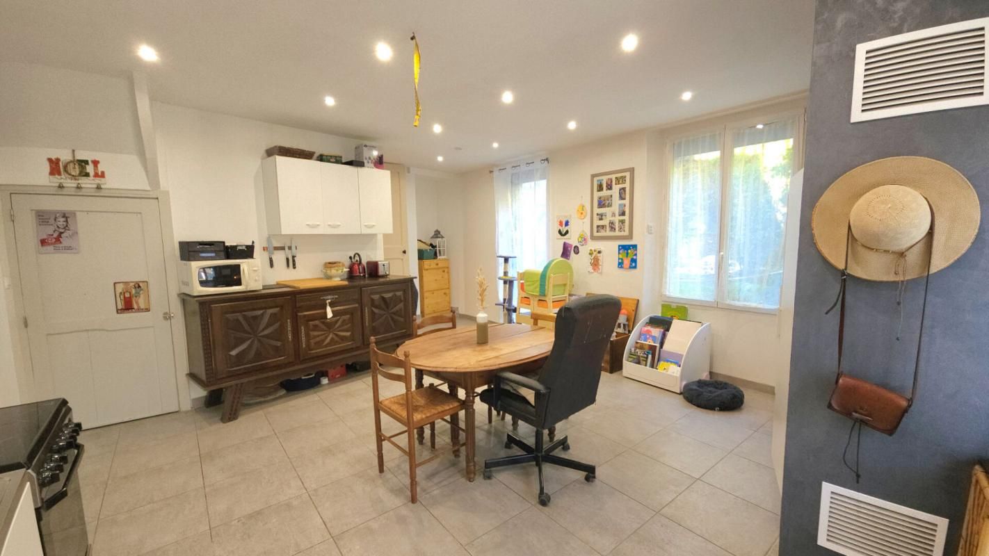 THURY-HARCOURT Maison de ville 14220 Thury Harcourt-Le Hom 3 chambres 100 m2 libre 3