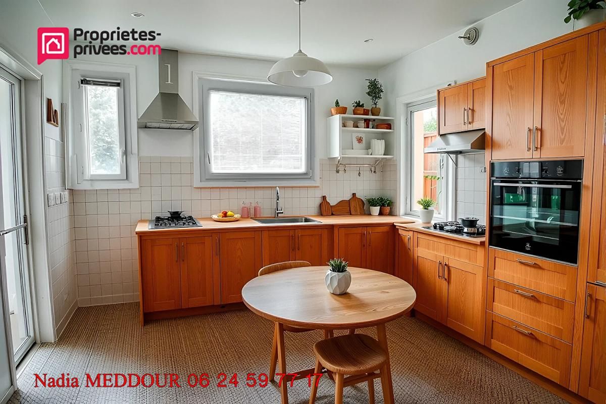 BORDEAUX Appartement Bordeaux 3 pièce(s) 92 m2+ loggia 3